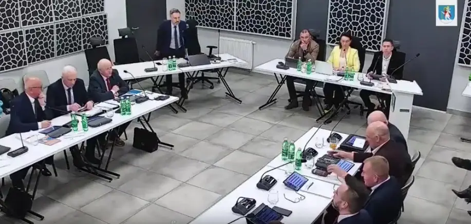 Spór o ścieki w Librantowej. Wójt odpowiada radnym