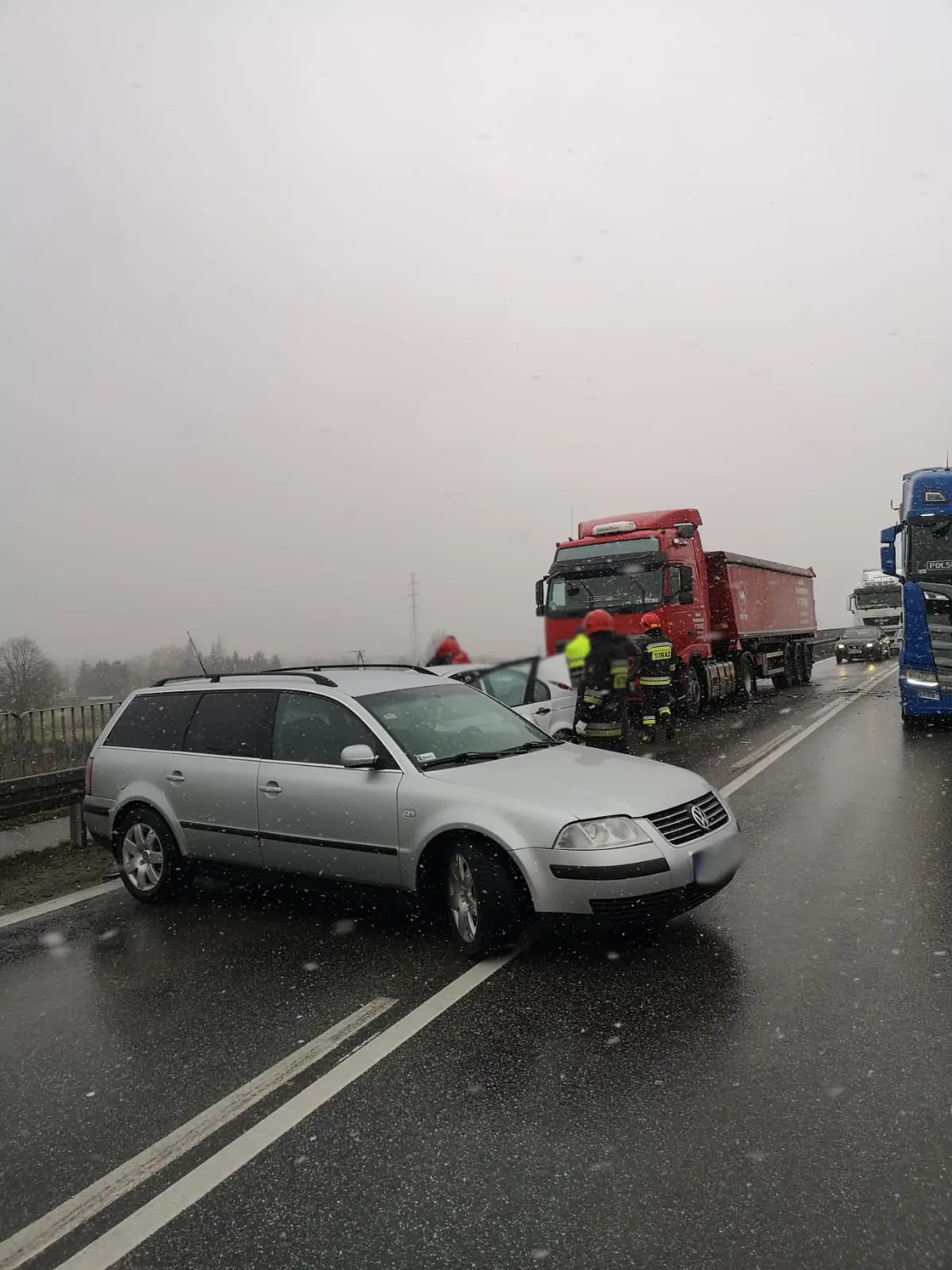 Kolizja trzech aut w Starym Sączu. Jedna osoba trafiła do szpitala