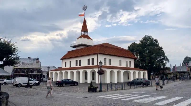 Czy ratusz wróci na starosądecki rynek? Student przygotował odważną wizję rekonstrukcji