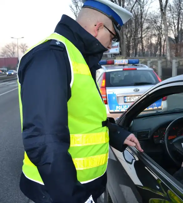 Bezpieczna majówka na Sądecczyźnie – działania i porady policjantów