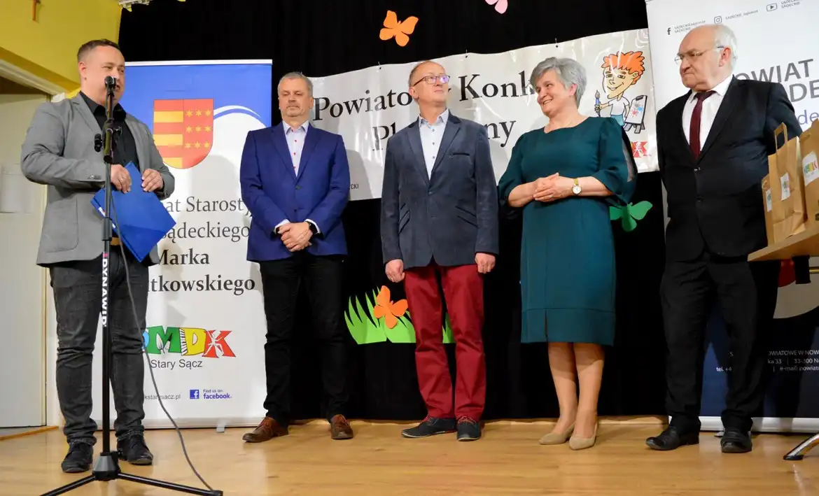 XVIII Powiatowy Konkurs Plastyczny “Gdzie stare spotyka się z nowym”