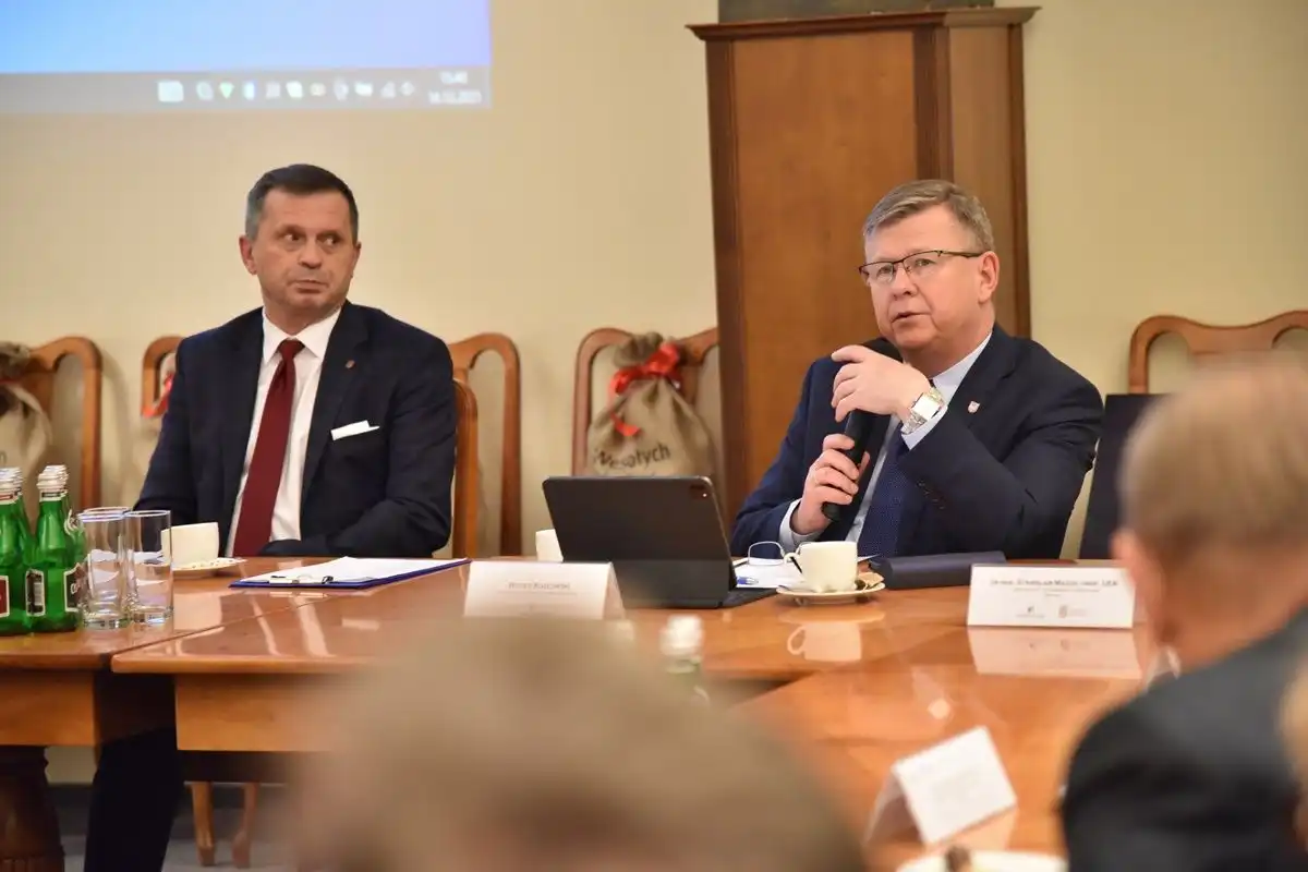 Posiedzenie Rady Naukowej ds. Strategicznych Kierunków Rozwoju Małopolski. Dyskutowano m.in. o zaplanowanej na jesień konferencji w Krynicy-Zdroju
