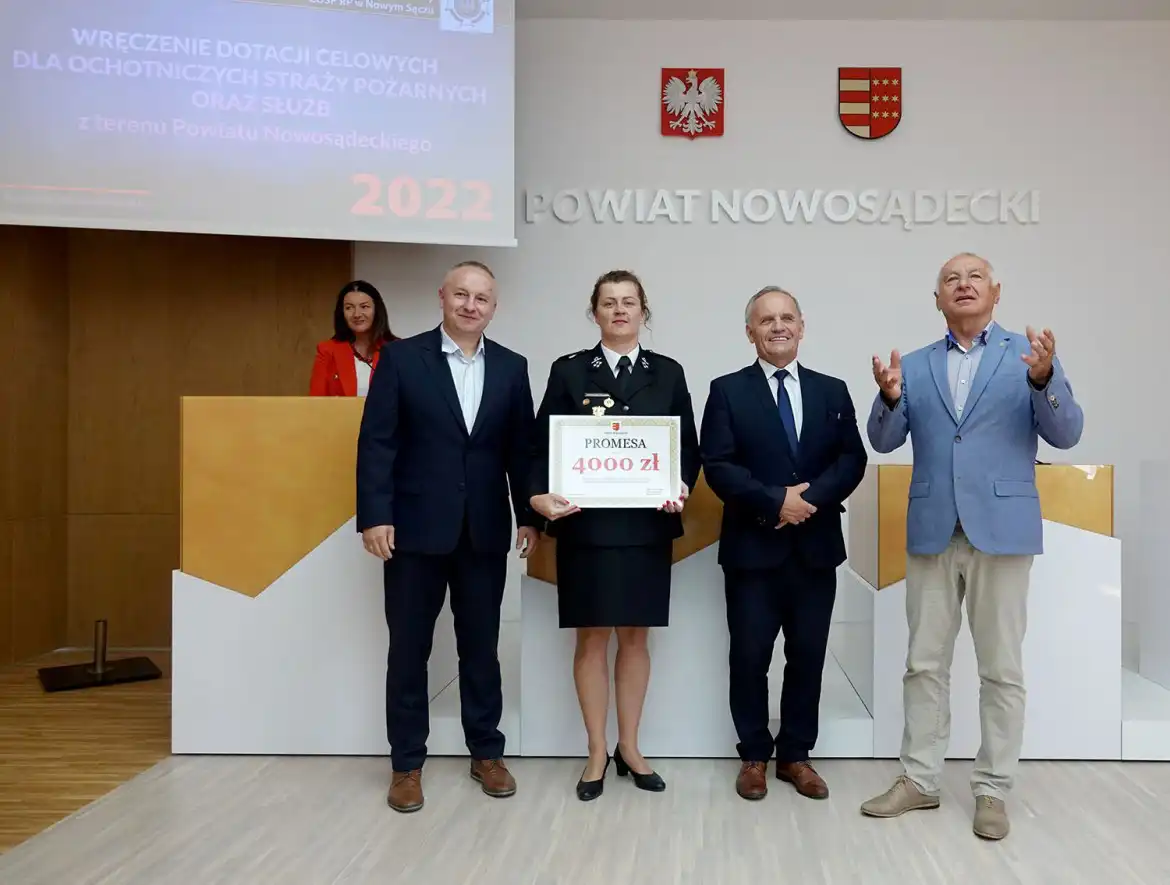 Blisko 300 tys. zł dla strażaków ochotników i służb z terenu powiatu nowosądeckiego