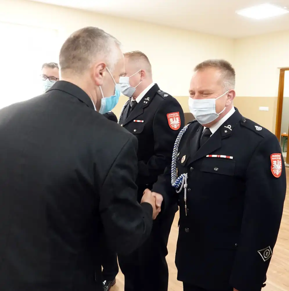 Promesa i honorowe odznaczenia dla strażaków ochotników z OSP w Zabrzeży