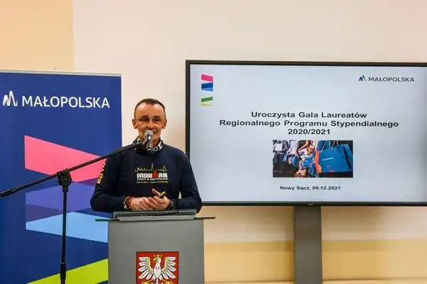 W Nowym Sączu odbyła się uroczysta gala dla stypendystów Regionalnego Programu Stypendialnego