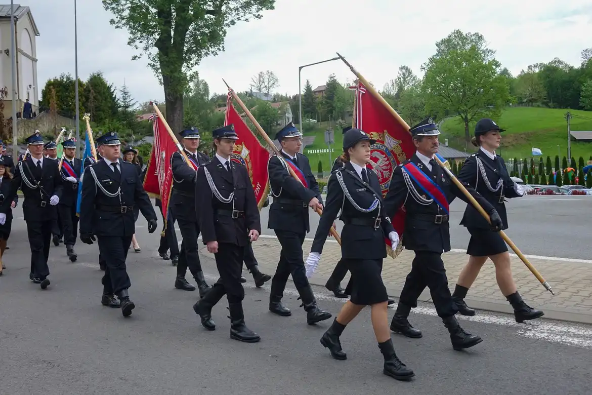 Grybów świętuje Dzień Strażaka. Wsparcie i wdzięczność dla bohaterów dnia codziennego