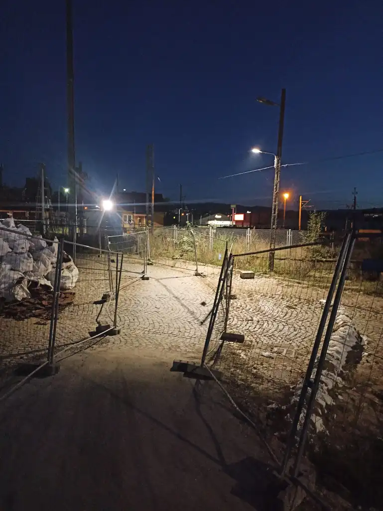 Nowe oświetlenie na ul. Kolejowej. Sukces mieszkańców i radnego Rogóża