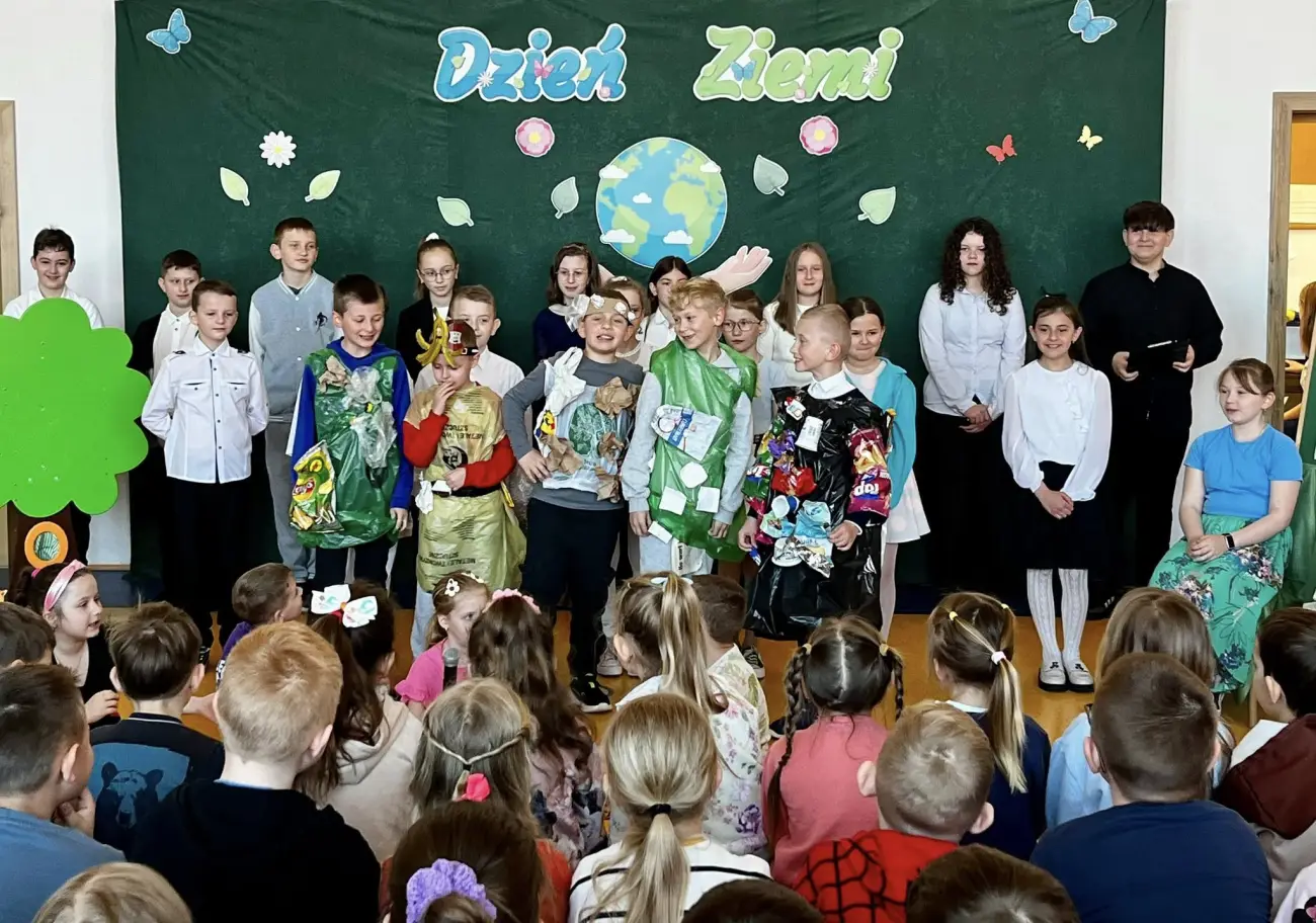Dzień Ziemi w Łęce. Uczniowie pokazali, że ekologia zaczyna się od codziennych wyborów