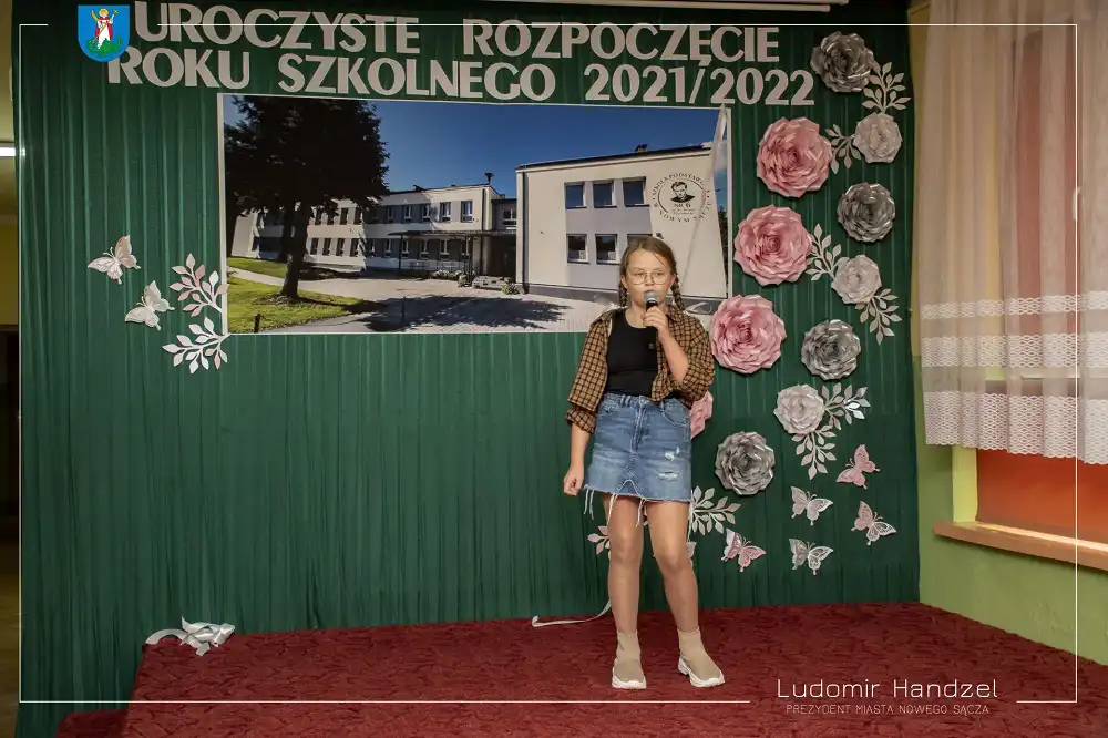 Uczniowie ze Szkoły Podstawowej nr 6 rozpoczynają naukę w wyremontowanym budynku
