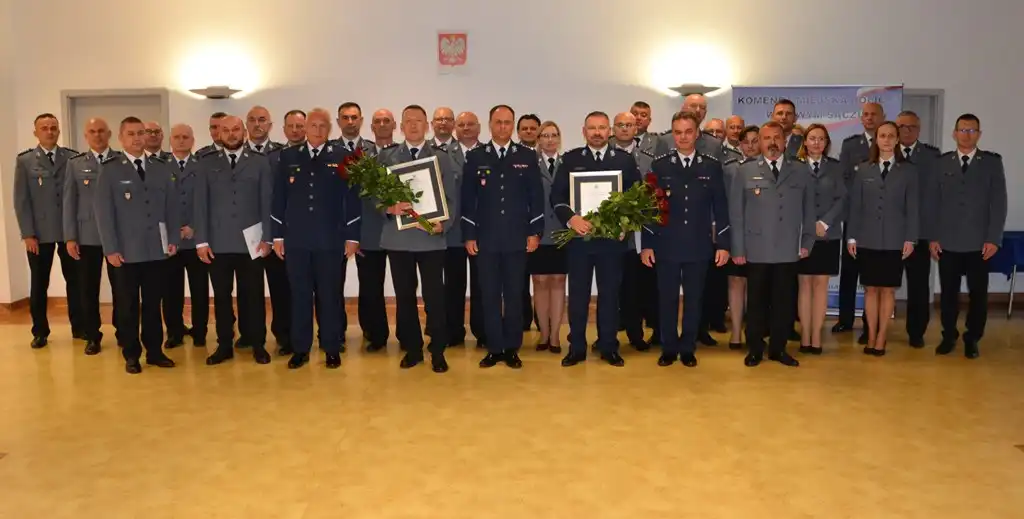 Zmiany kadrowe w sądeckiej Policji. Dziewięciu funkcjonariuszy mianowanych na wyższe stanowiska służbowe