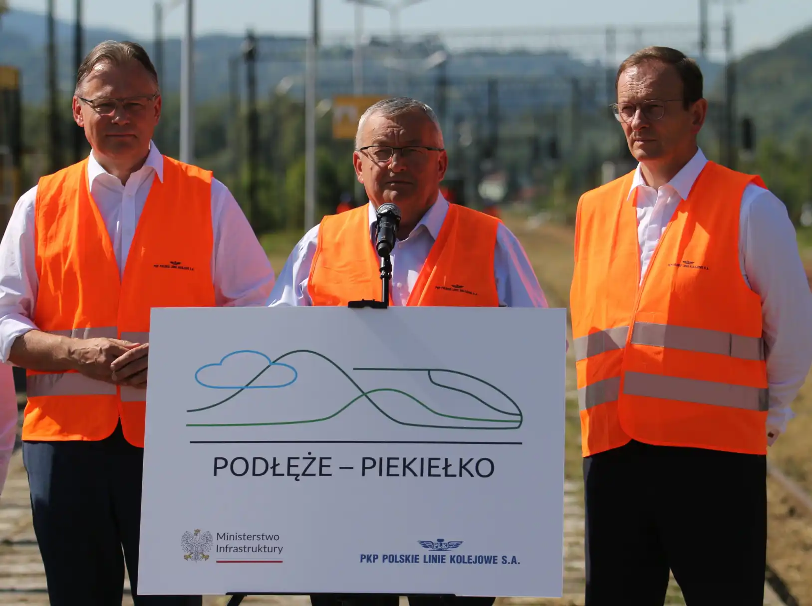 Ruszyły prace budowlane na wielkiej rządowej inwestycji kolejowej
