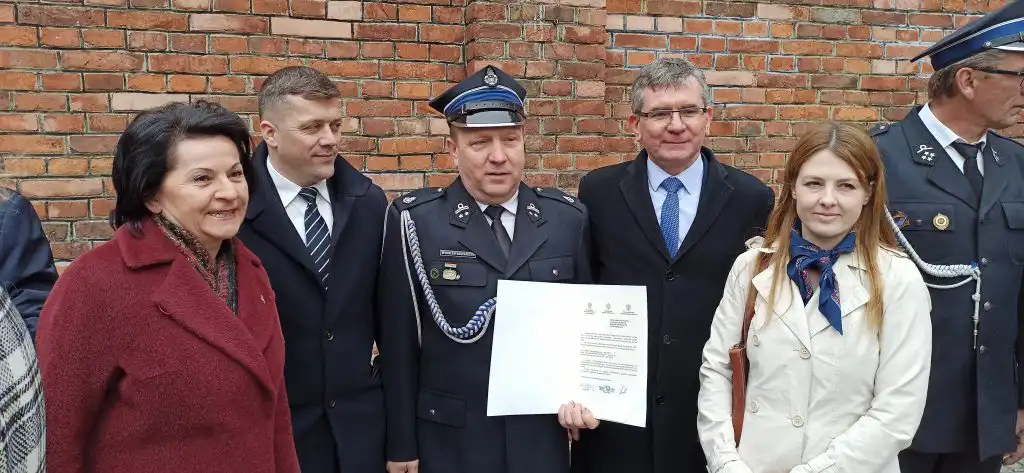 Strażacy z Moszczenicy Niżnej z promesą na zakup nowego samochodu