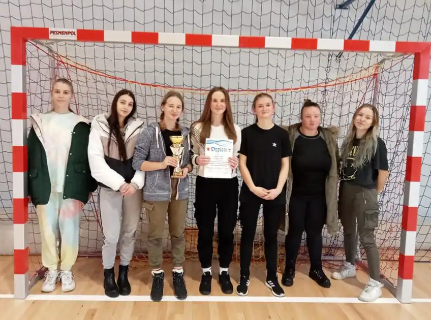 Uczniowie ZS w Starym Sączu reprezentują szkołę w wojewódzkich i rejonowych zawodach sportowych