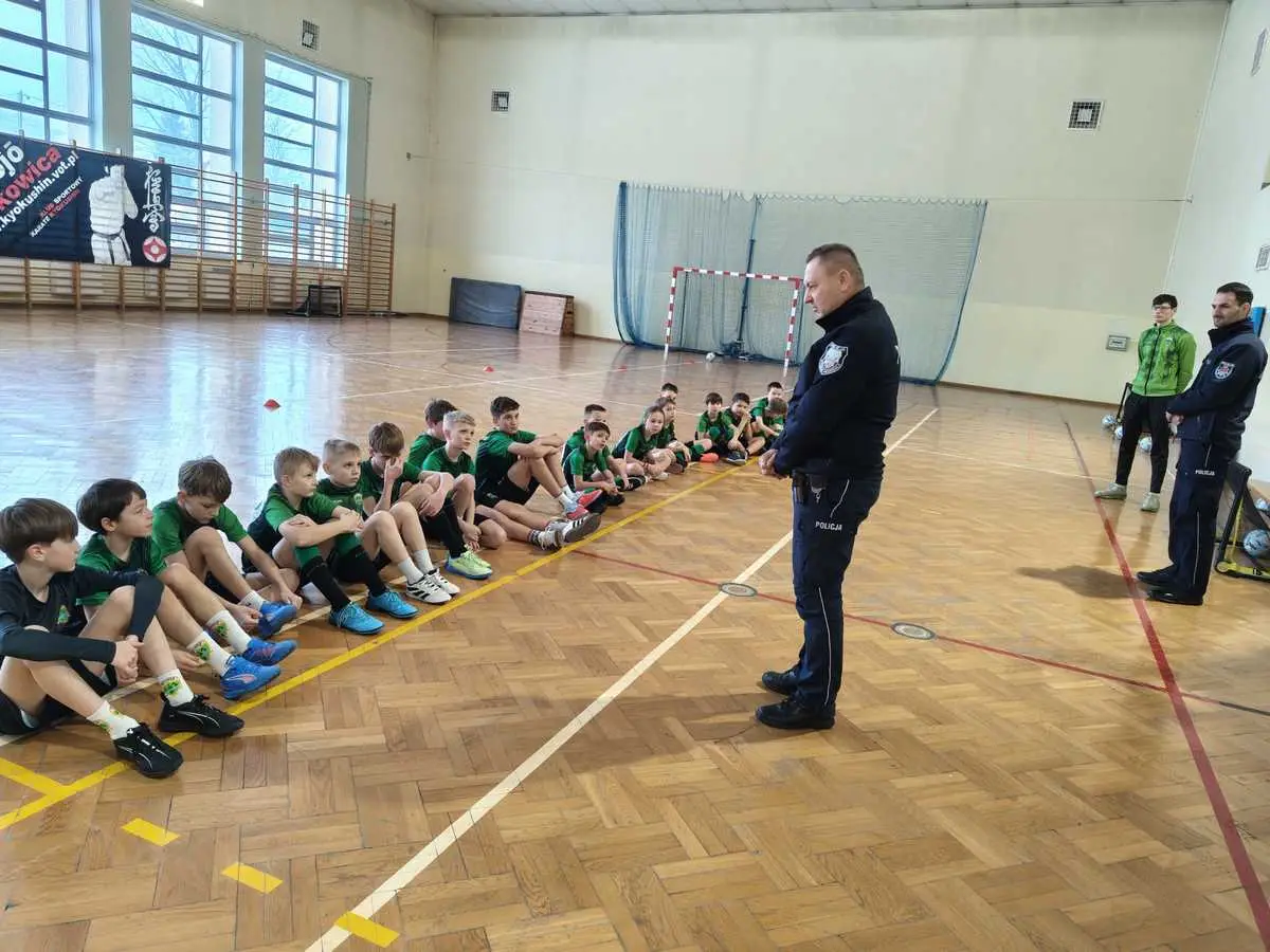 Spotkanie z dzielnicowym w Łukowicy. Bezpieczeństwo na pierwszym miejscu