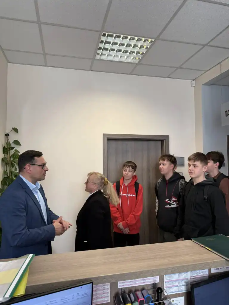 Lekcja WOS-u w Urzędzie Gminy Podegrodzie. Praktyczna wiedza w akcji
