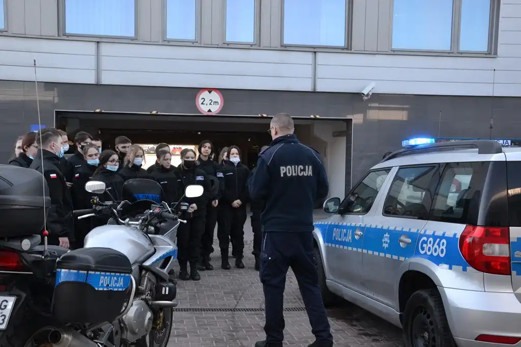 Uczniowie ZS w Marcinkowicach w sądeckiej komendzie
