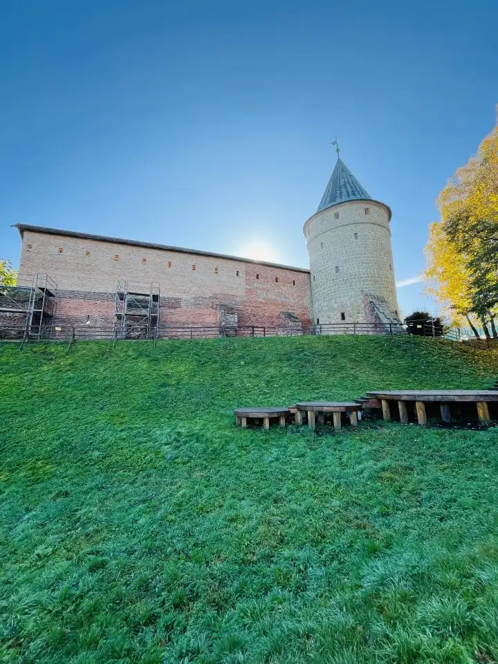 Renowacja średniowiecznych murów obronnych w Bieczu