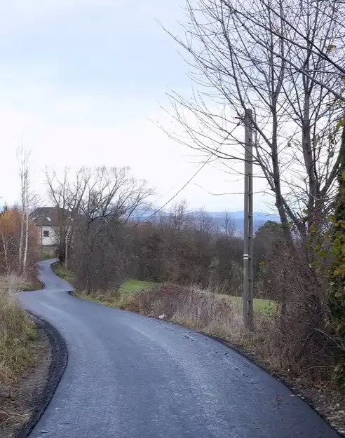 Ulica Makowicka w Nowym Sączu prawie gotowa. Kończą się prace drogowe