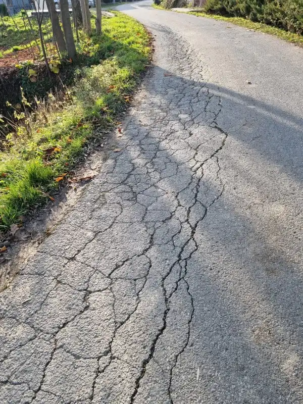Trwa modernizacja drogi Mogilskie Cisy
