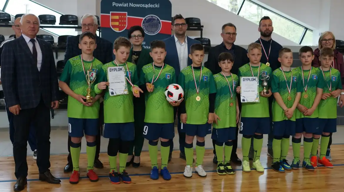 Młodzi piłkarze walczyli o Puchar Starosty Nowosądeckiego