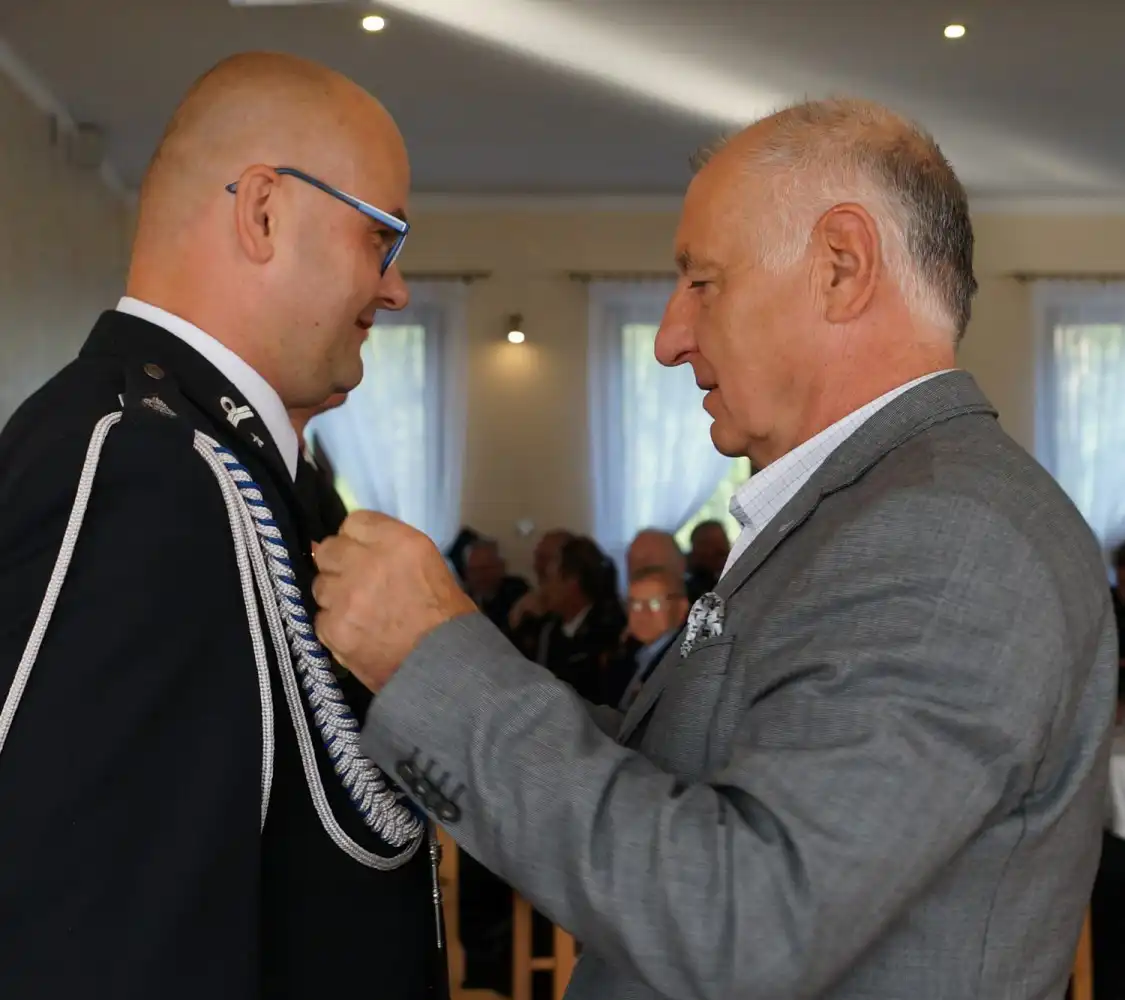 Starosta nowosądecki uhonorował druhów z Czerńca i zapowiedział zwiększenie dofinansowania OSP w powiecie