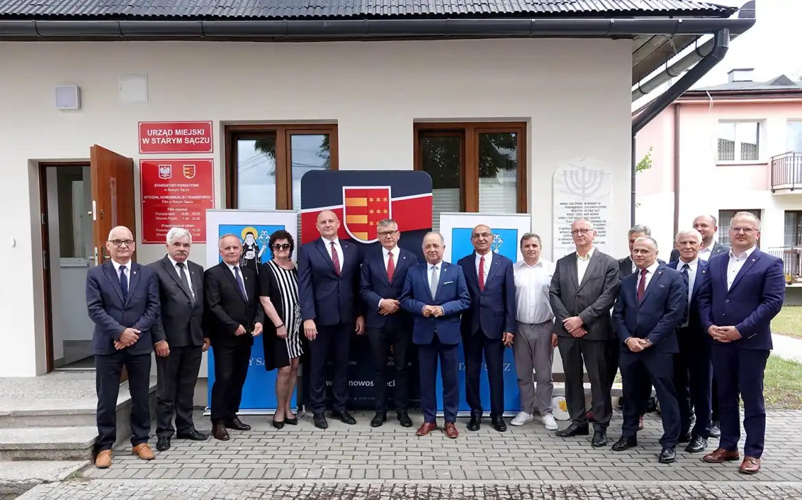 W budynku Urzędu Miejskiego w Starym Sączu otwarto filię Wydziału Komunikacji i Transportu nowosądeckiego Starostwa Powiatowego