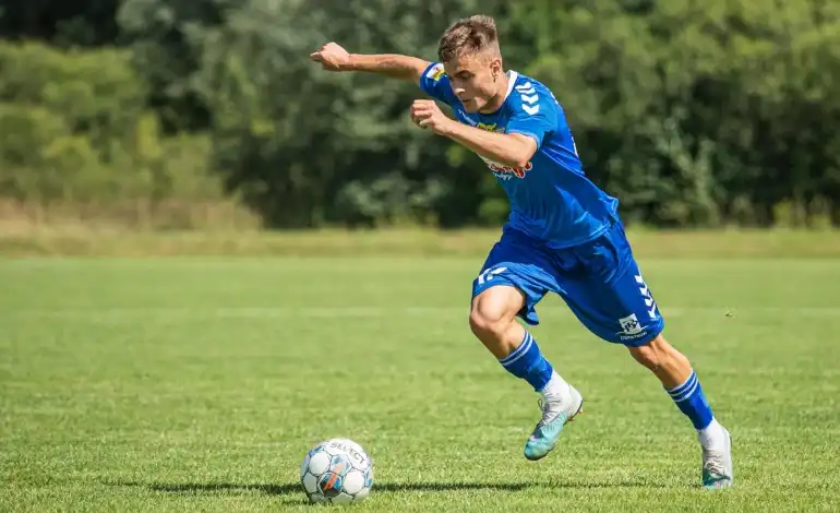 W meczu 10. kolejki V ligi Sandecja II Nowy Sącz pokonuje Metal Tarnów