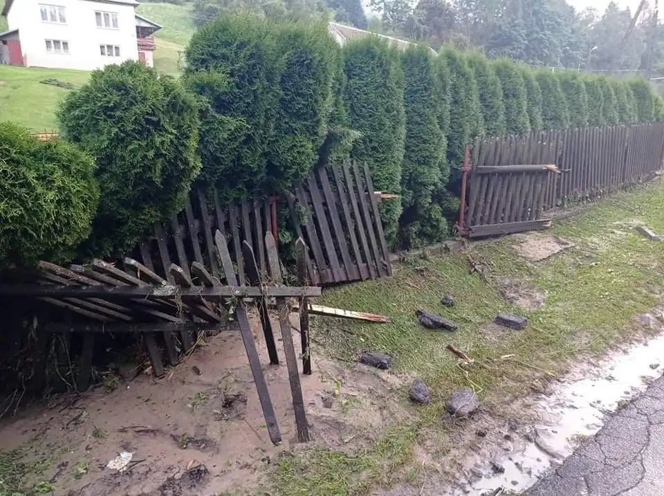 Intensywne opady deszczu zniszczyły drogi na terenie gminy Muszyna