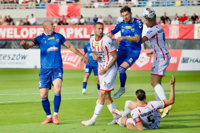 Sandecja remisuje bezbramkowo w Rzeszowie