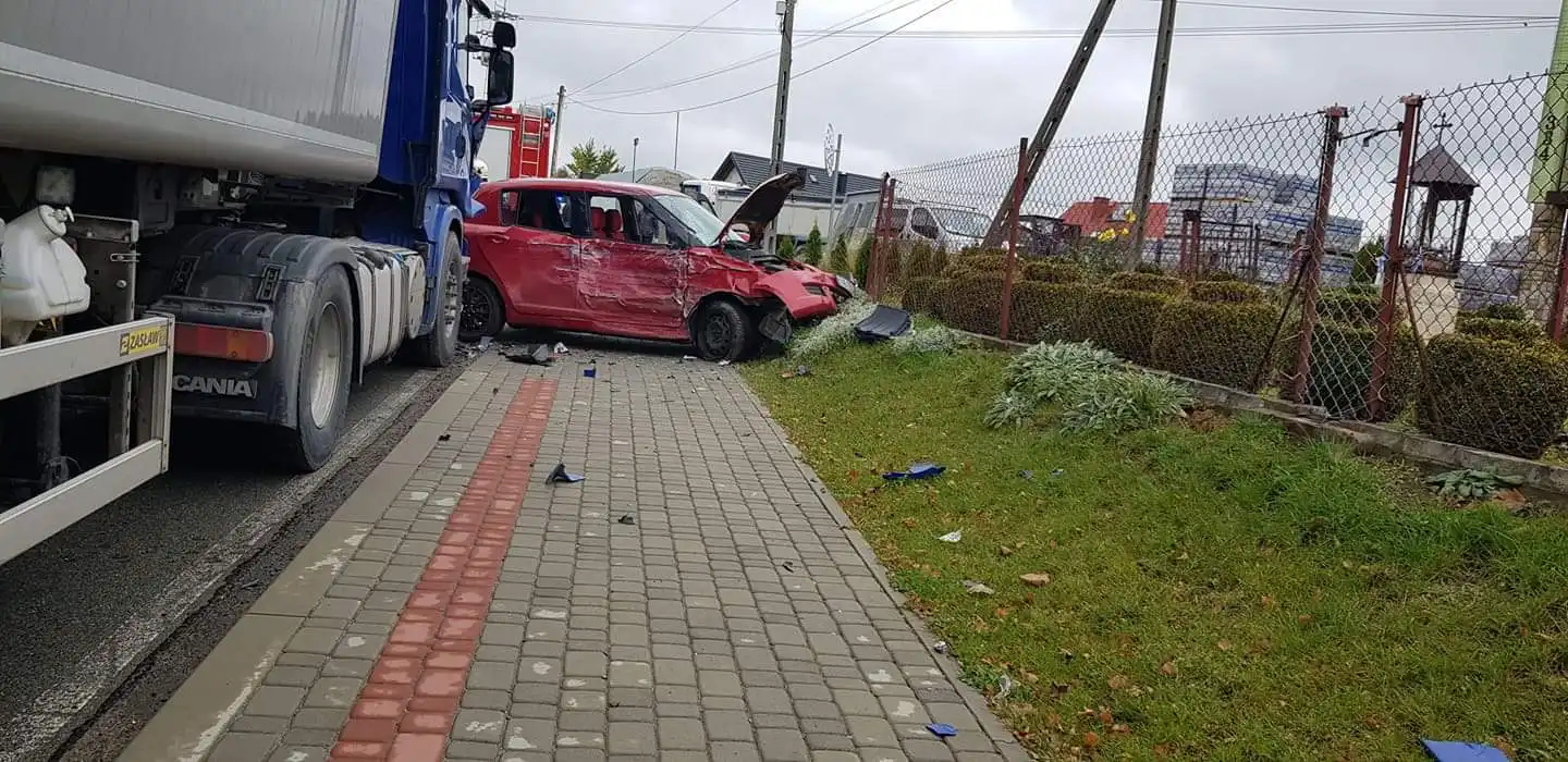 Kraksa w Siołkowej. Jedna osoba trafiła do szpitala