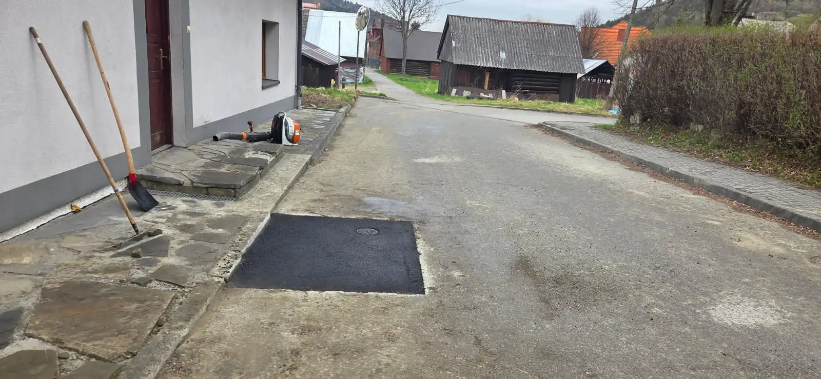 Pozimowe remonty dróg gminnych w Tymbarku. Prace ruszyły