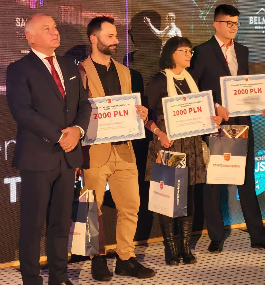 Angażują się w działania na rzecz promocji turystyki. Otrzymali nagrody starosty