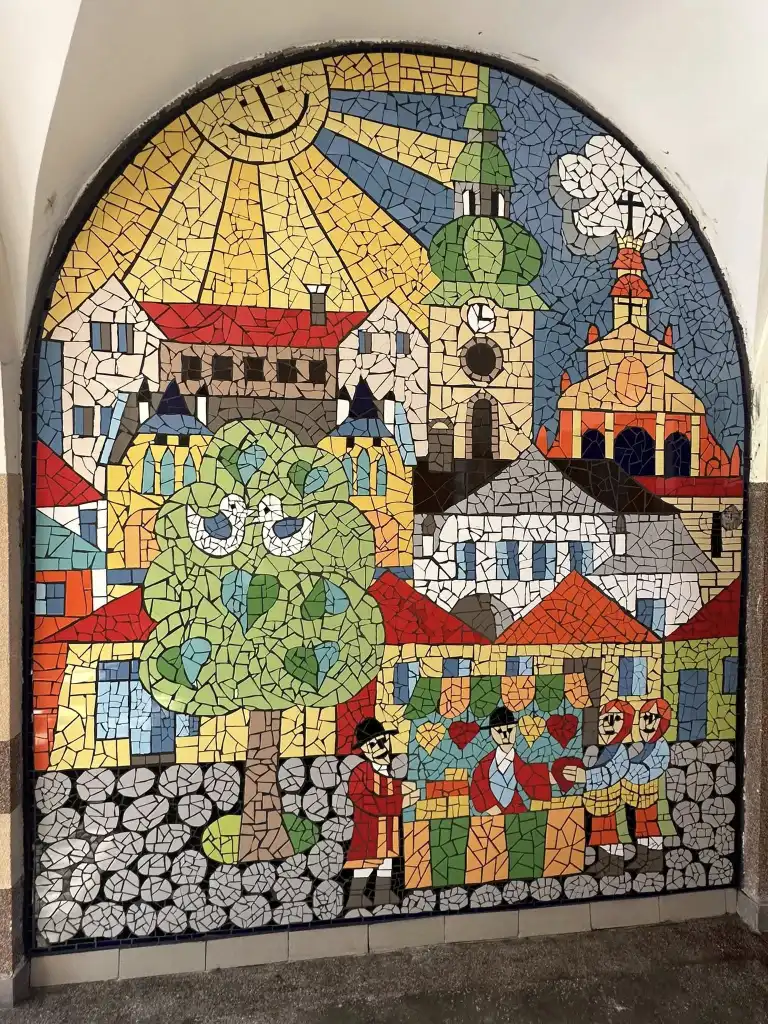 Kolorowa mozaika symbolem polsko-słowackiej przyjaźni w Starym Sączu