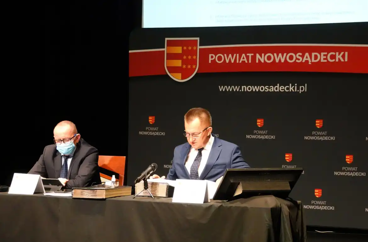O inwestycjach drogowych na Sesji Rady Powiatu Nowosądeckiego