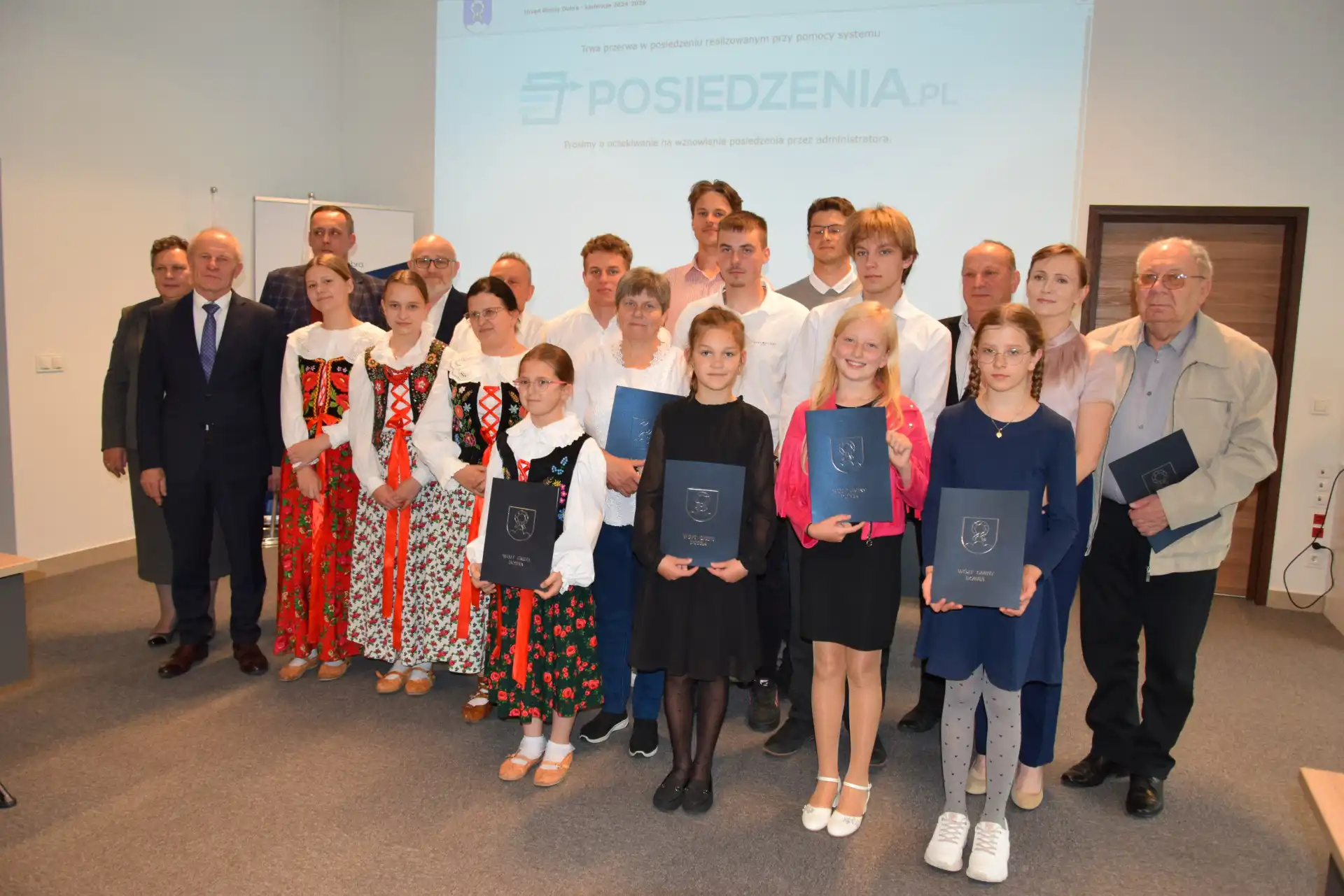 XIII Sesja Rady Gminy Dobra. Doceniono talenty artystyczne i sportowe