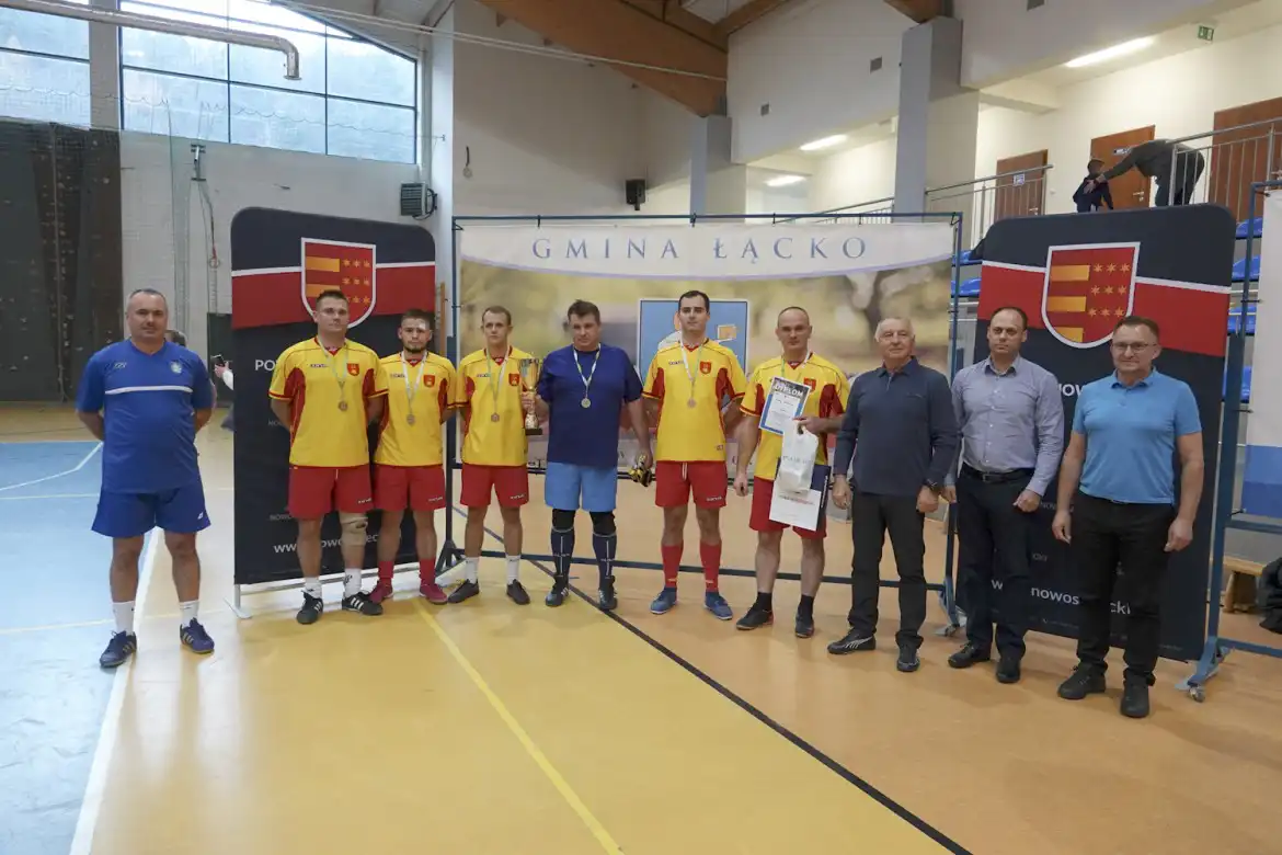 W Łącku rozegrano Powiatowy Halowy Turniej Piłki Nożnej Pracowników Samorządowych i Służb Mundurowych
