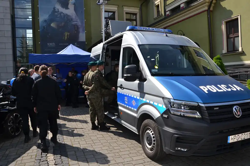 Nowy Sącz: Wystawa poświęcona pamięci poległych mundurowych