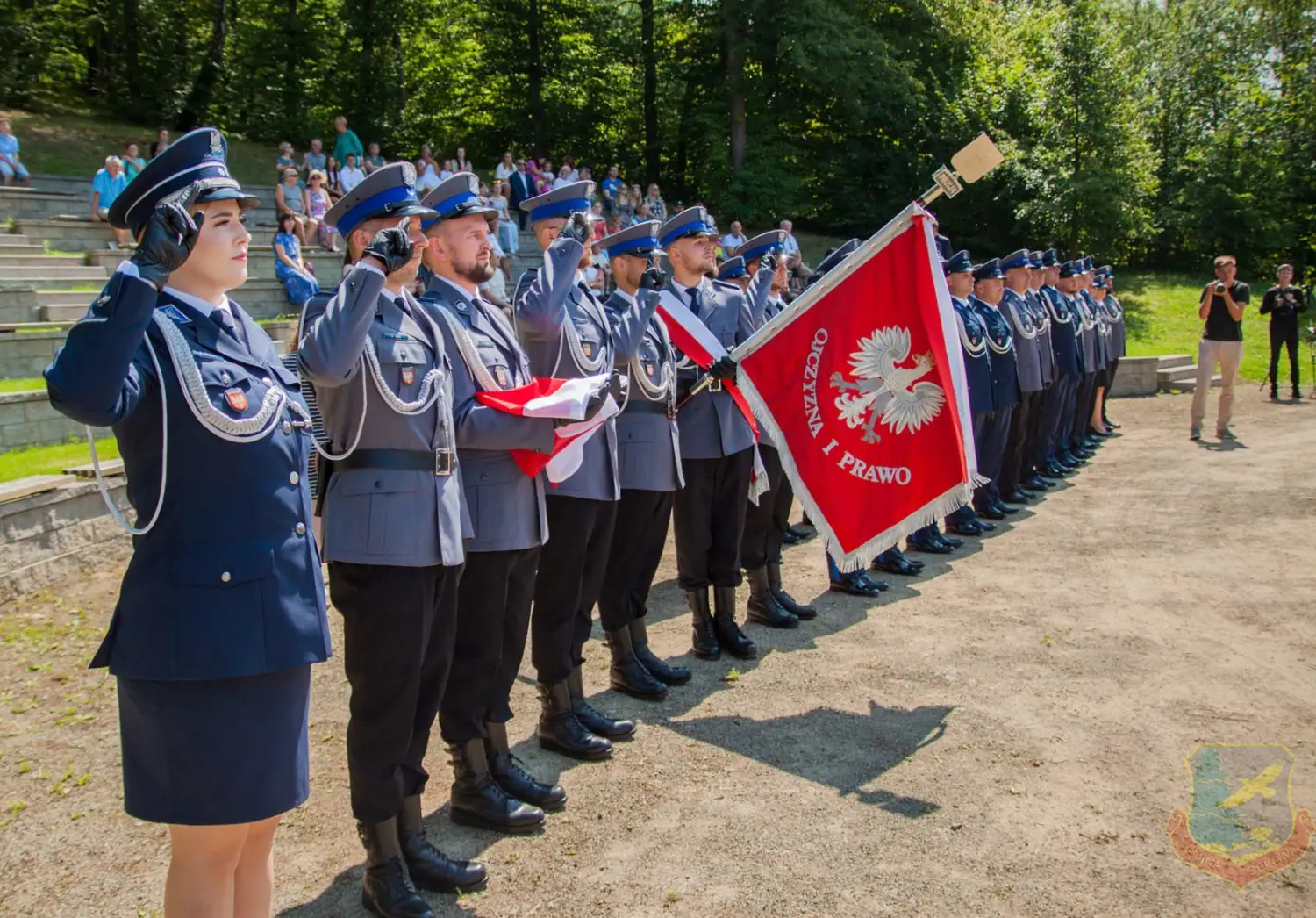 Powiatowe Święto Policji w Wapiennem. Funkcjonariusze odebrali awanse i odznaczenia