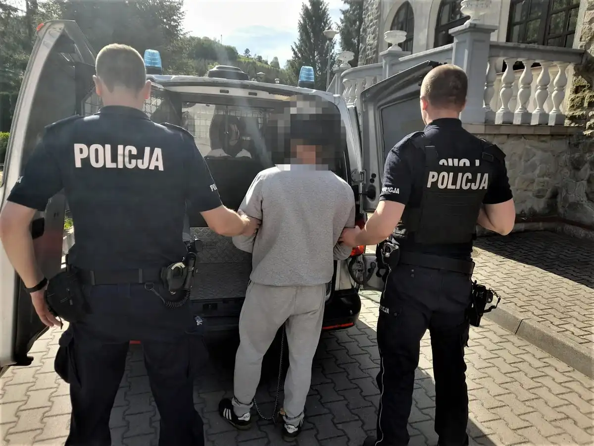 Policjanci zachęcają do wstąpienia w swoje szeregi