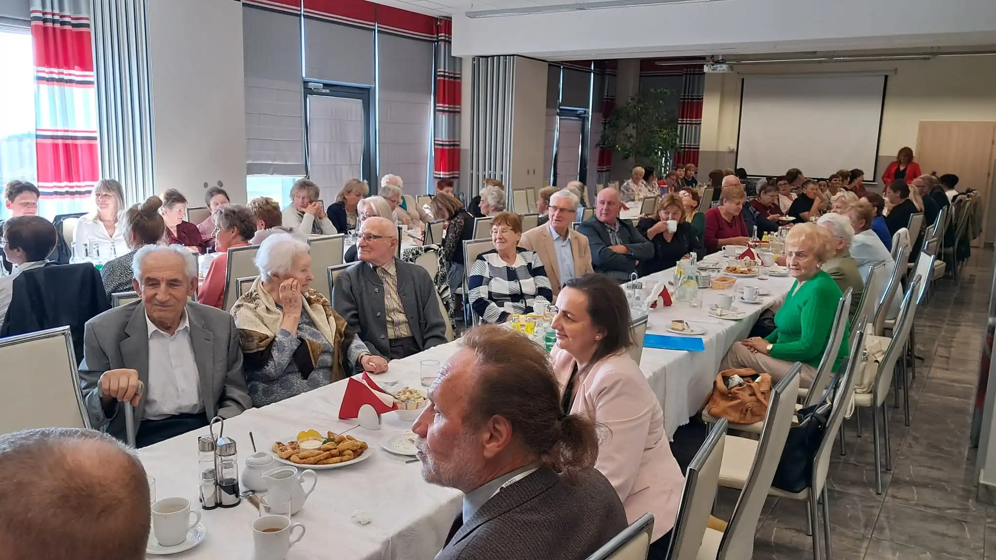 Forum Seniora w Mogilnie. Certyfikaty "Przyjazny Seniorom" rozdane