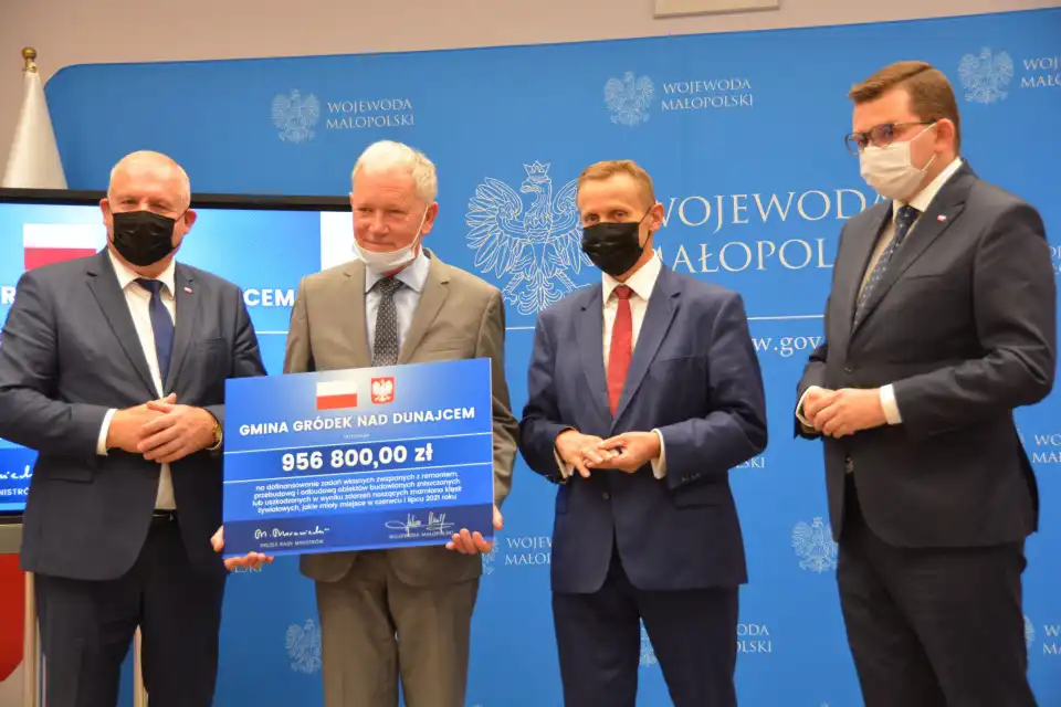 Gminy i powiaty w subregionie sądeckim z rządowym wsparciem na usuwanie skutków powodzi