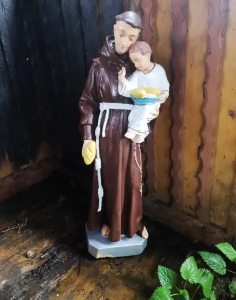 34-latek ukradł figurę Św. Antoniego z domu zakonnego. Grozi mu 5 lat więzienia