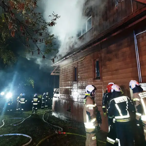 Nocny pożar w Barcicach. W akcji 8 zastępów straży