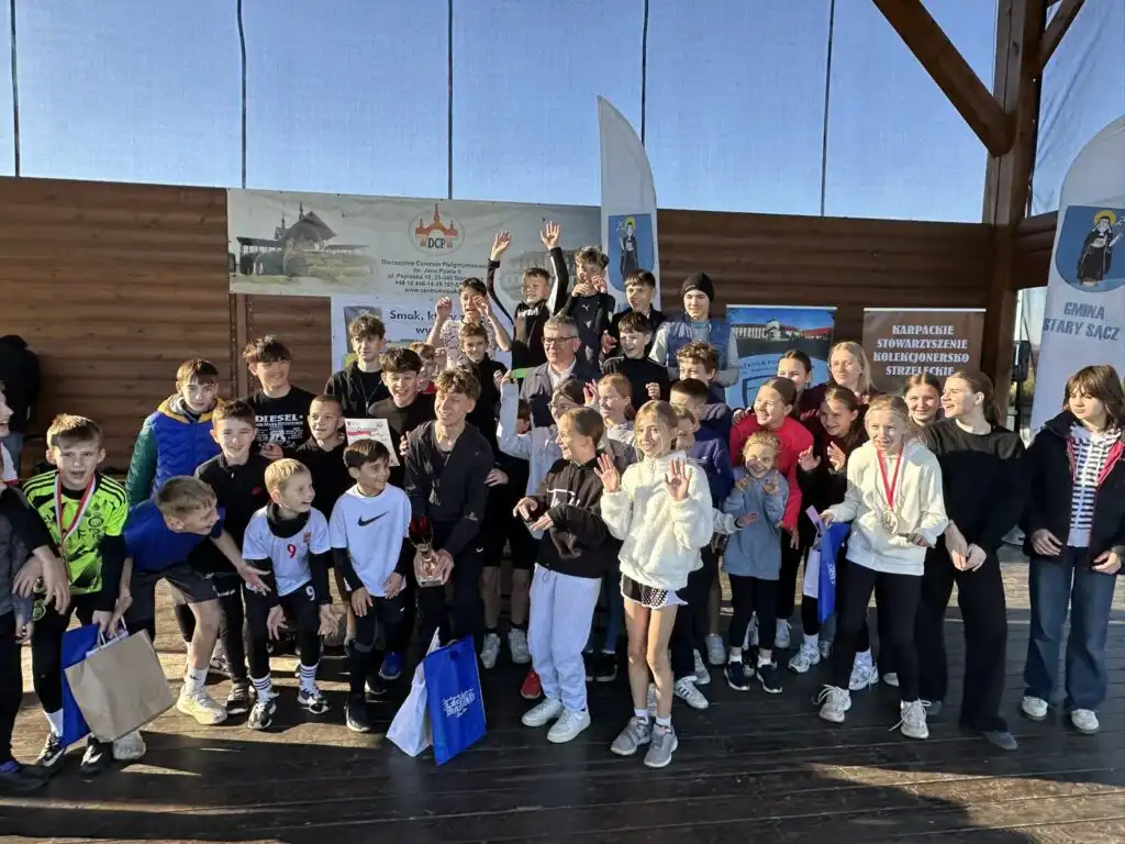 Na sportowo i z patriotyzmem. XXI Bieg Niepodległościowy na Starosądeckich Błoniach