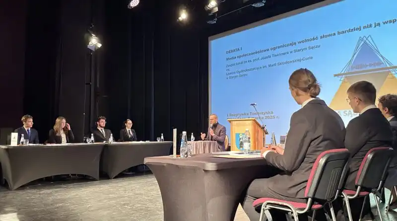 I Rozgrywka Towarzyska Ligi Sądeckich Debat. Młodzieżowe starcie w Starym Sączu