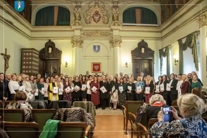 Dzień Edukacji Narodowej. Prezydent Nowego Sącza wyróżnił nauczycieli
