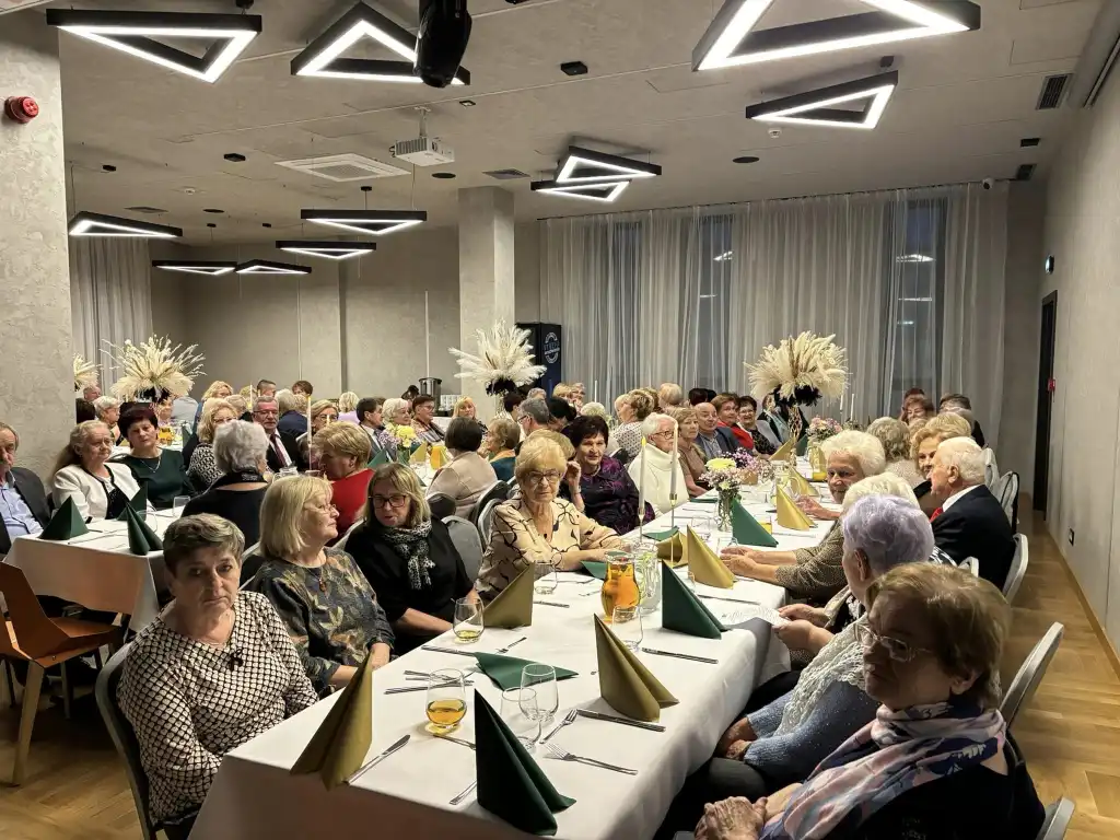 Wieczór pełen ciepła i wspomnień. Andrzejki Seniorów w Astro Centrum