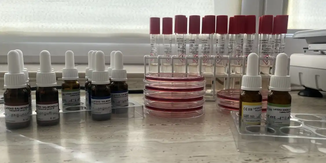 Pracownia Bakteriologiczna Szpitala w Limanowej została wybrana do przeprowadzenia badań klinicznych. Czego dotyczą?