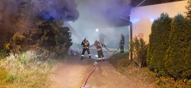 Pożar w Moszczenicy Niżnej. Płonął drewniany spichlerz