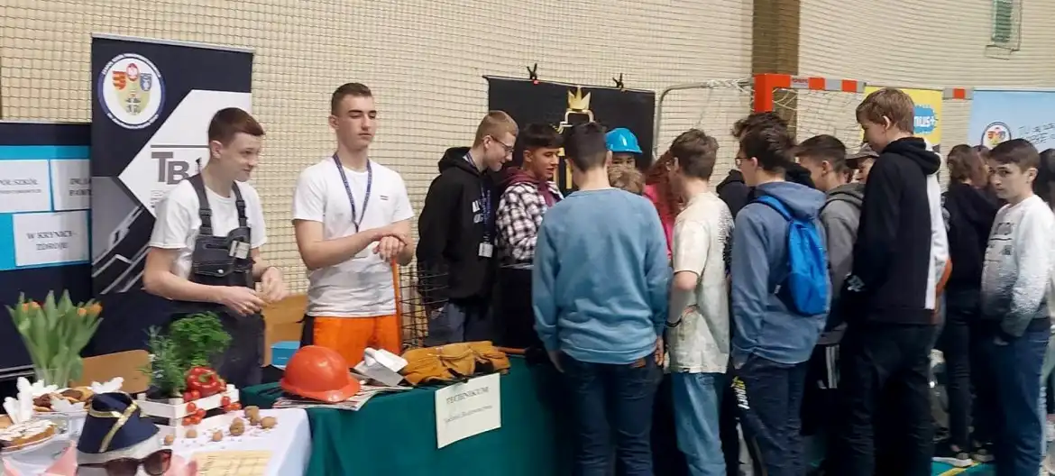 Uczniowie z ZSP w Krynicy-Zdroju na targach edukacyjnych